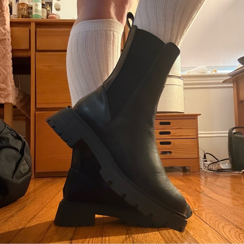 ASOS Design Women’s Black Chelsea Boots